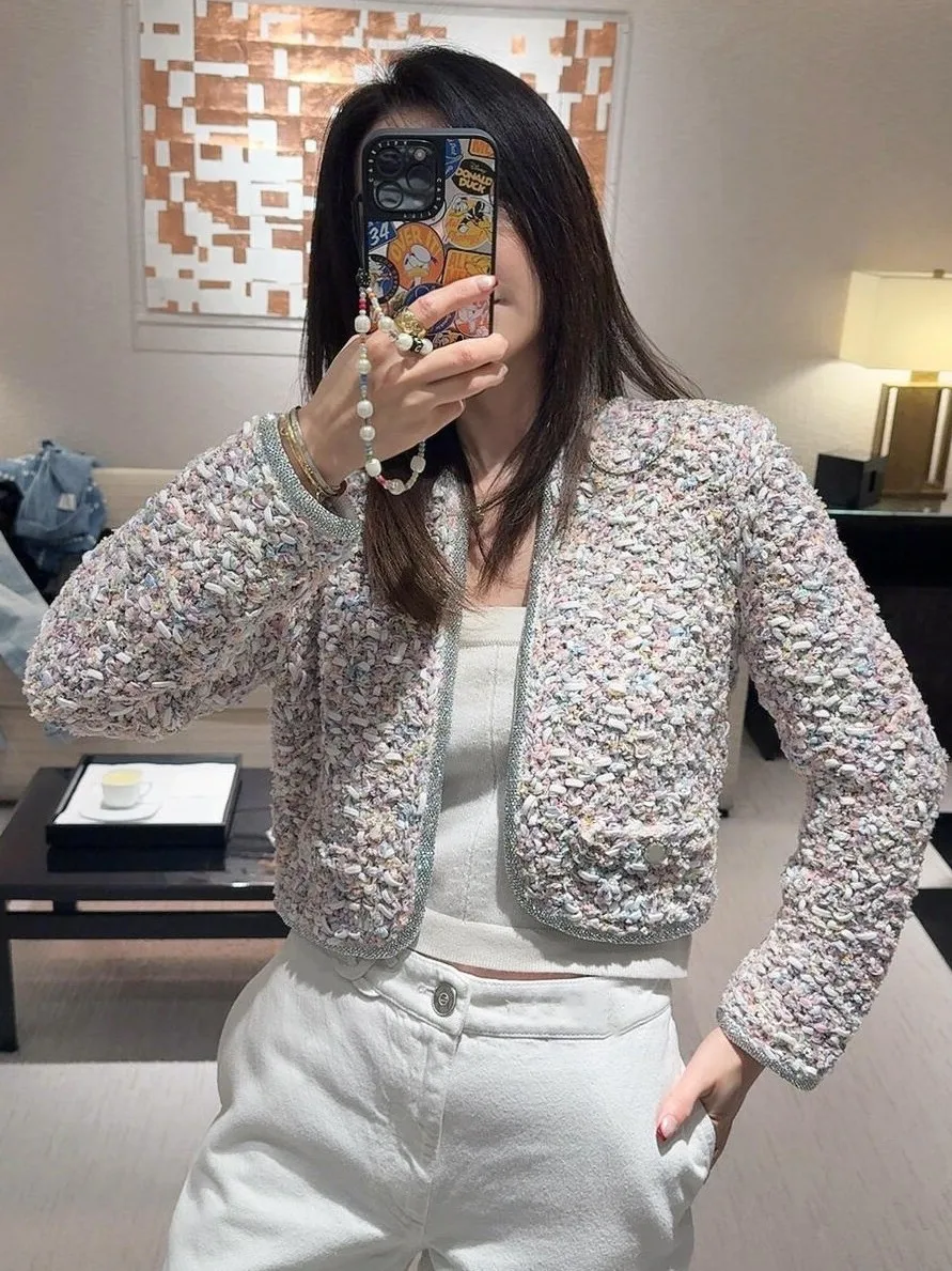 

Элегантный короткий вязаный кардиган для женщин: модный, роскошный стиль, мягкий полиэстер, длинный рукав, круглый вырез, на пуговицах, верхняя одежда