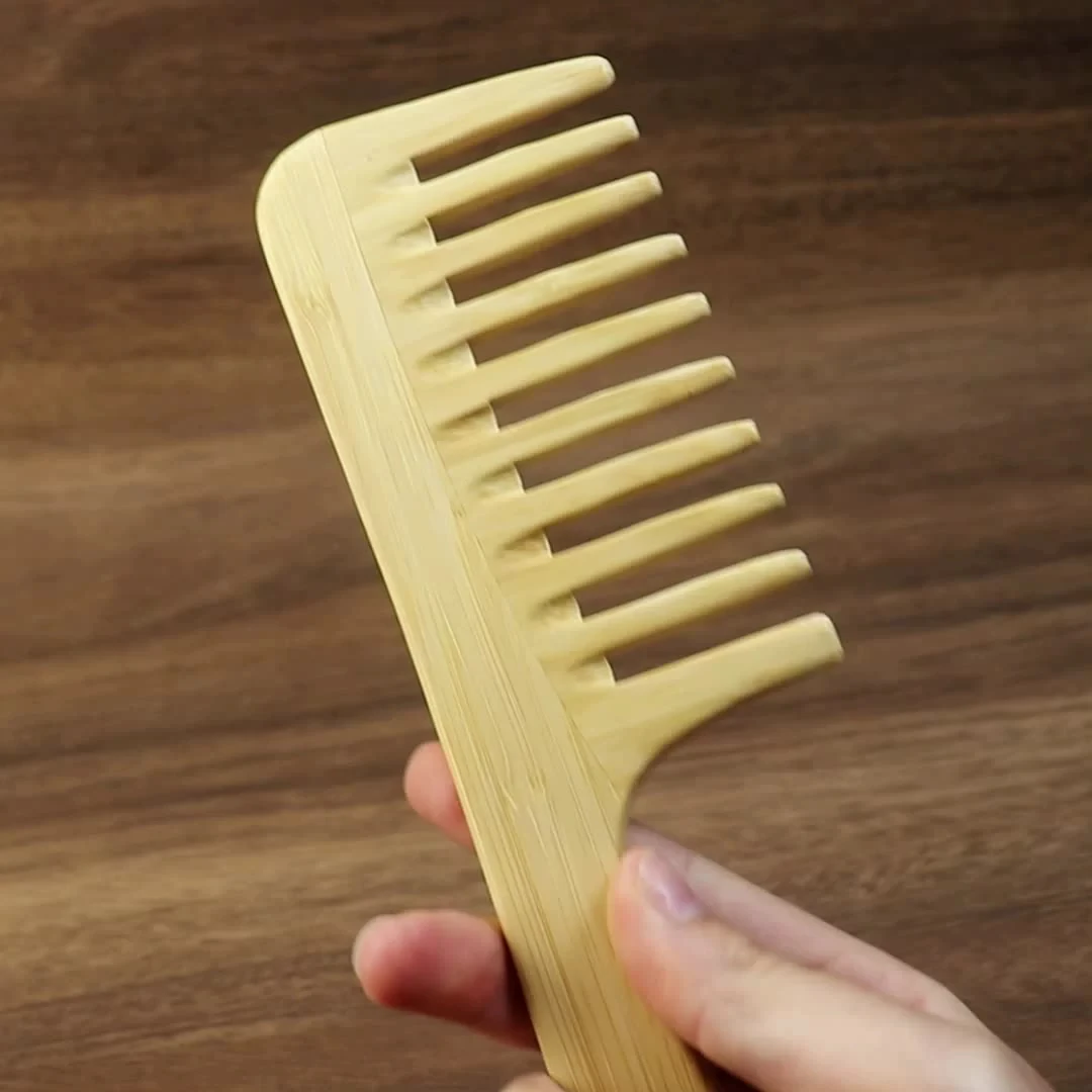 1 Pc Natural Bamboo Wide-Tooth Comb Handmade Detangling Hairbrush for Thick or Curly Hair Anti-Static Hair Comb for Women Men