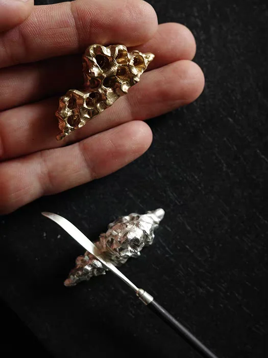 

Pure Silver Handmade Small Taihu Stone Tea Needle Tea Resting Bronze Pen Holder Calliaphy Supplies Tea Ceremony Tools