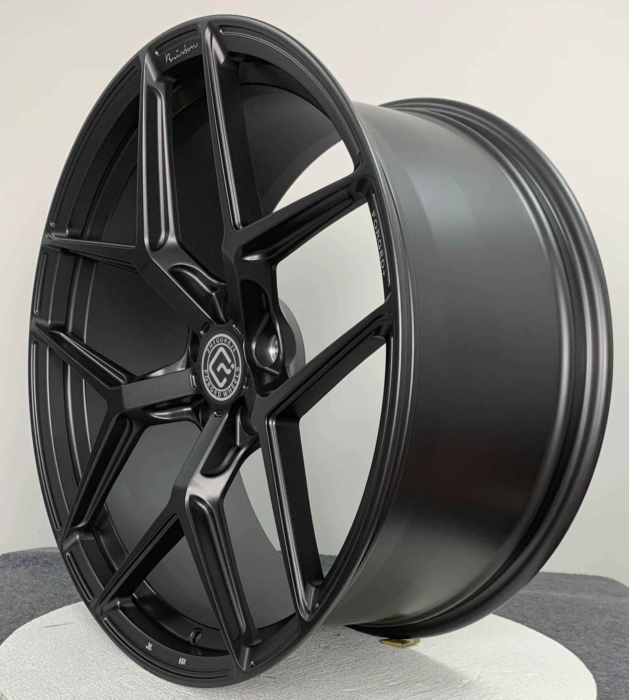 21X9.5 5X114.3 CB 64.1 Car Wheel Matte Dark metal Gray Fine Milled Letters Made of Alloy & Aluminum MOQ 4 Pieces