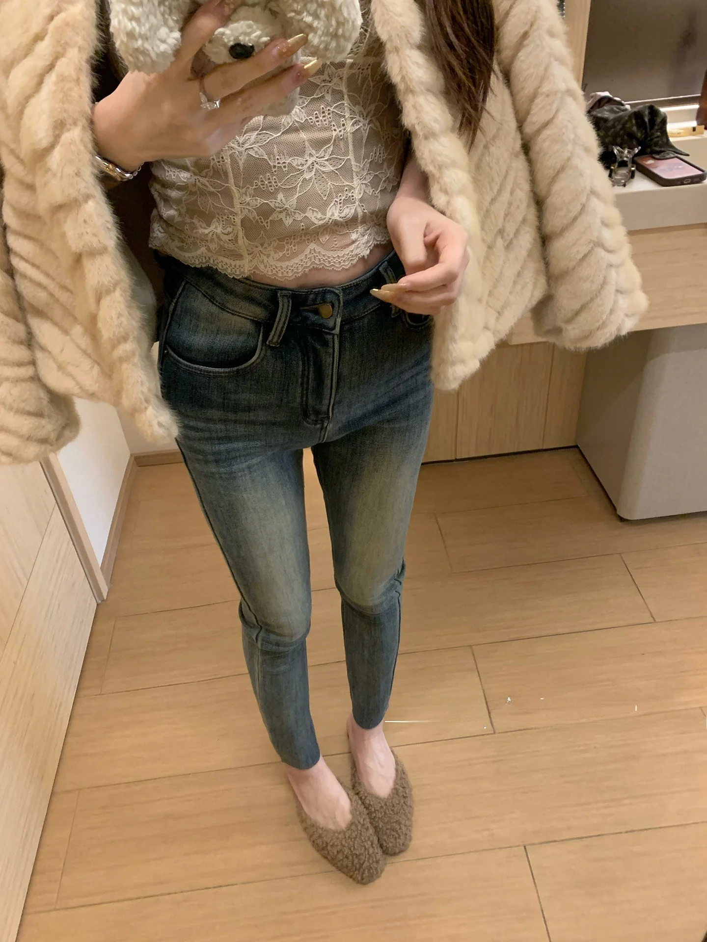 

Warm Fleece High Waist Slimming Classic Denim Jeans Casual Style Women's High Elasticity Button Closure Jeans by Wu Da Xiao