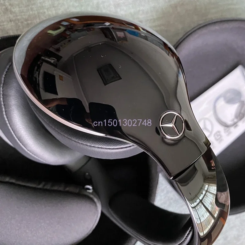 The headset Bluetooth 5.0 is suitable for Mercedes-Benz Maybach original S-class GLS series wireless headset noise reduction AKG