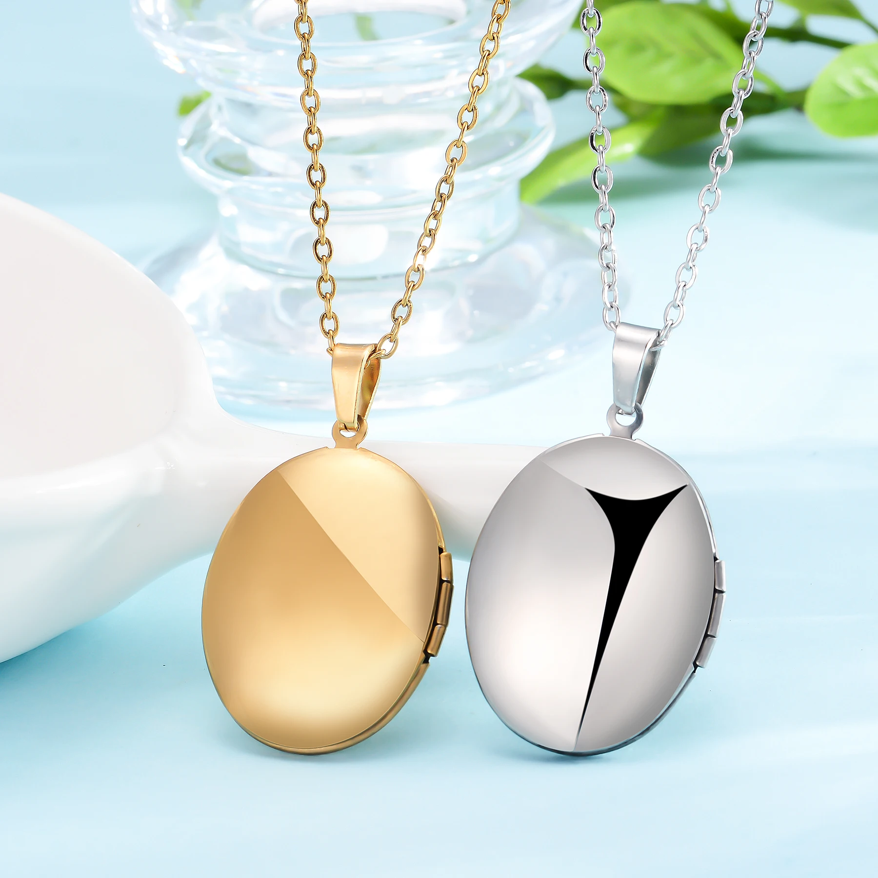 Personalized Stainless Steel Oval Photo Locket Necklace Engraved Text/Photo Locket Necklace Memorial Jewelry Gift for Women