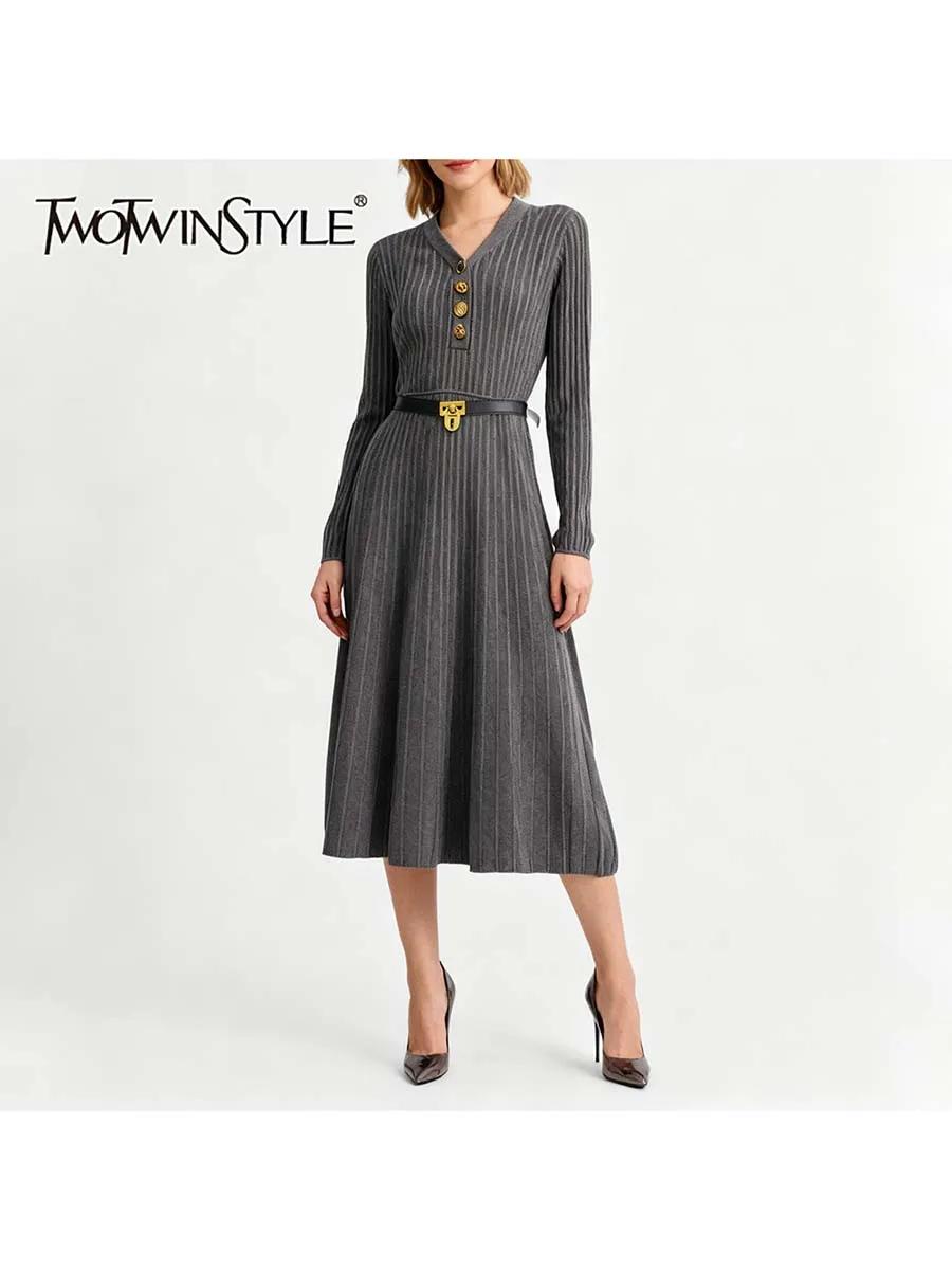 

TWOTWINSTYLE однотонные утягивающие трикотажные платья с металлическими пуговицами для женщин, элегантное женское платье с v-образным вырезом и рукавами в стиле пэчворк, пояс