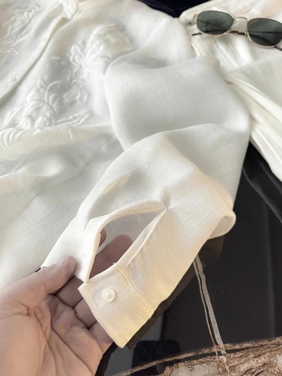   자수 장식 롱 스웨트 셔츠 캐주얼 루즈핏 헤비 자수 3D 레리프 심플하면서도 우아한 디자인