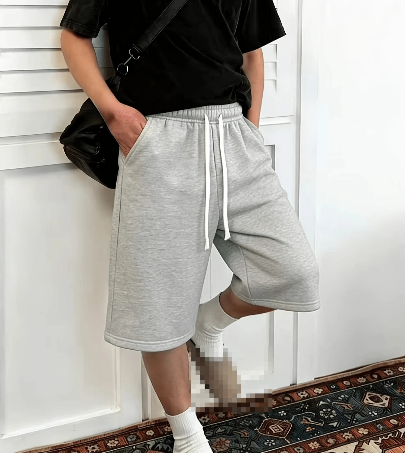 

Мужские повседневные однотонные шорты с эластичным поясом и шнурком идеально подходят для прогулок и повседневной домашней носки.