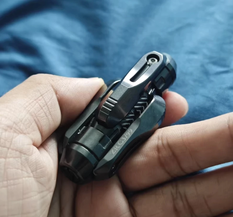 تستخدم EDC Trendy Play Society EDC Laser Egg Pushing Zirc Fidget Slider ألعاب الضغط