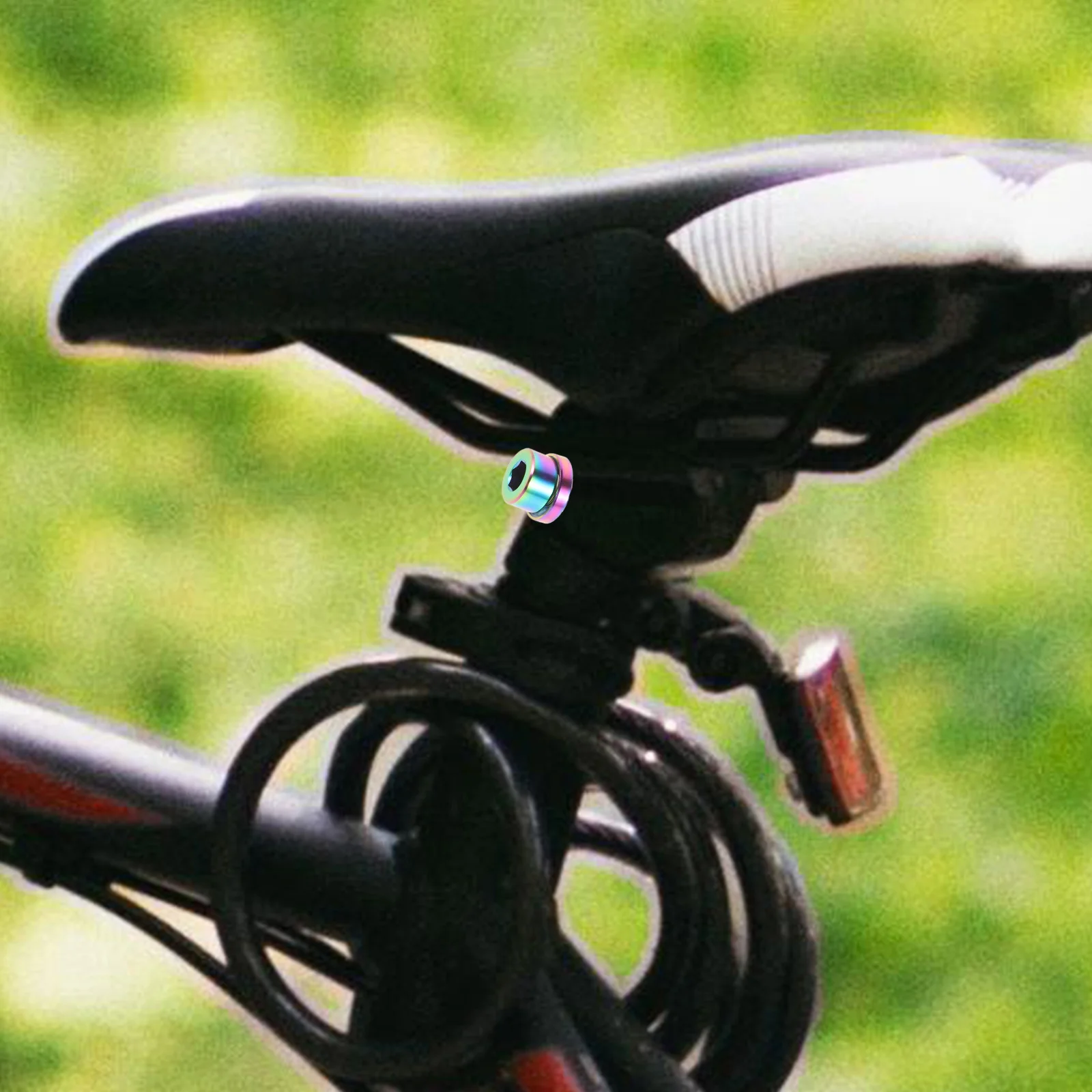 مسامير عمود مقعد الدراجة من التيتانيوم متعددة الاستخدامات، متينة وخفيفة الوزن ودقيقة، تثبيت آمن لجميع الأحوال الجوية