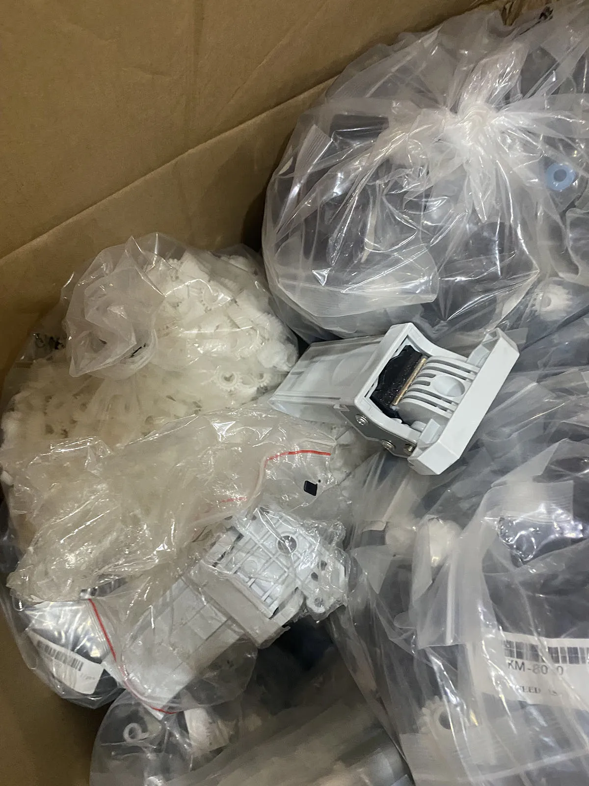 

1 комплект шарнира ADF в сборе CQ819-60011 для HP LaserJet Enterprise 700 Color M725 M775 MFP M725dn M725f M725z M775dn M775