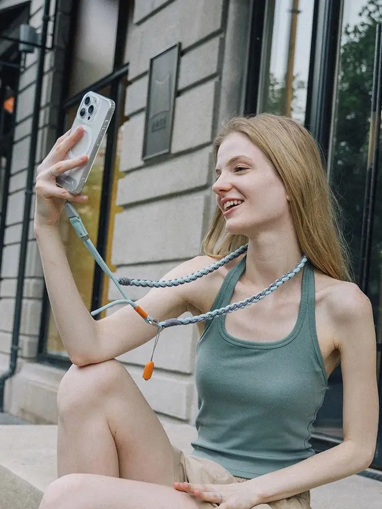PGYTECH LinkGo Pasek do telefonu do fotografii Pleciona smycz do telefonu Crossbody z ściereczką na obiektyw, zabezpieczeniem przed kradzieżą i szybkim uwalnianiem — zdjęcie produktu 7