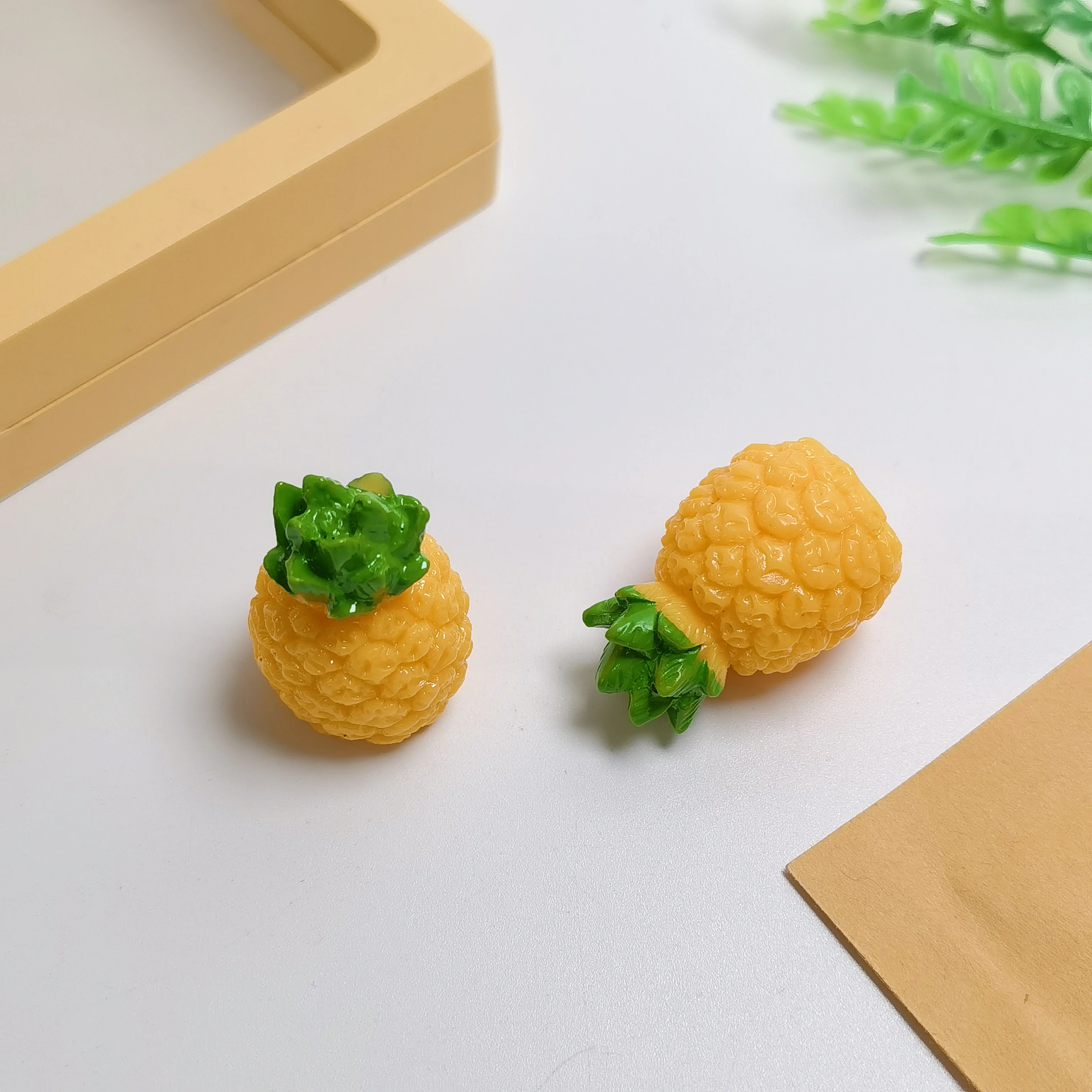 Resin 3D Pineapple Fruit Figurine Diy Miniature Fairy Garden Decoration Accessories