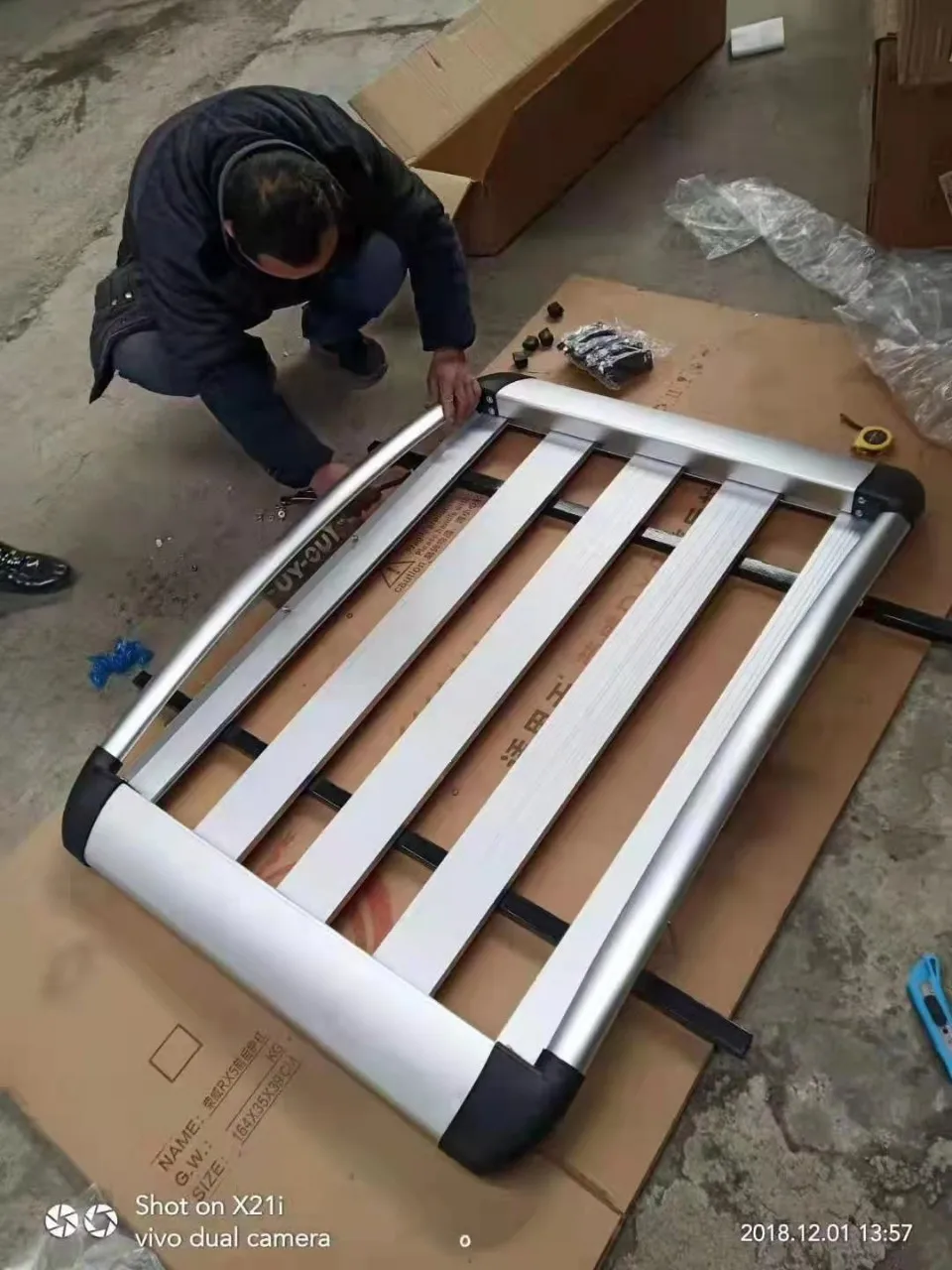 Factory Direct Supply Universal SUV Luggage Rack Crossbars Roof Bracket Luggage Box with 1.27x951.4x1m Size Wholesale