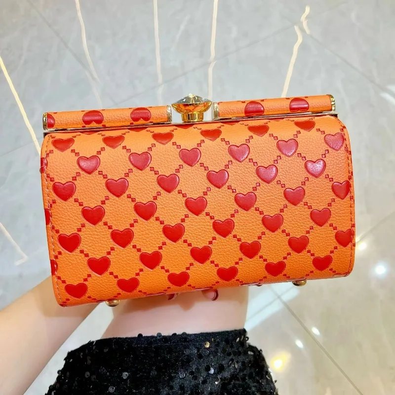 Simple Women's Armpit Bag, High-End Sense, Large-Capacity Commuter Women's Bag, Box Bag, Fashionable Messenger Shoulder Bag.