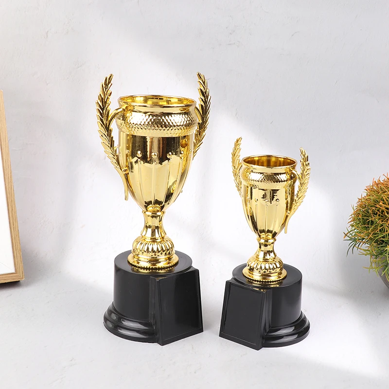 1Pcs Mini Plastic Award Trophy Children Winner Gold Trophies Toys For Kids Reward Carnival Competition Party Prize Favors