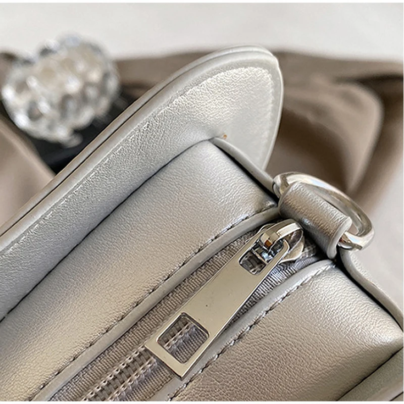 Modischer Rucksack, Sternförmige Klaviertasten-Schleifendekoration, Umhängetasche, Einzigartige Vintage-Messenger-Tasche für Frauen, Vielseitig für den Arbeitsweg – Detail 2