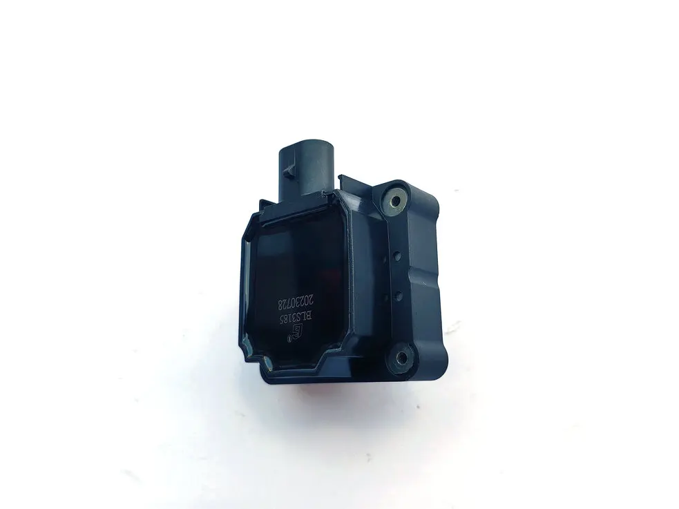 Applicable to 200T-7 Saint Beetle 200 Grasshopper Crossover Adiva ignition coil high voltage package high voltage cap