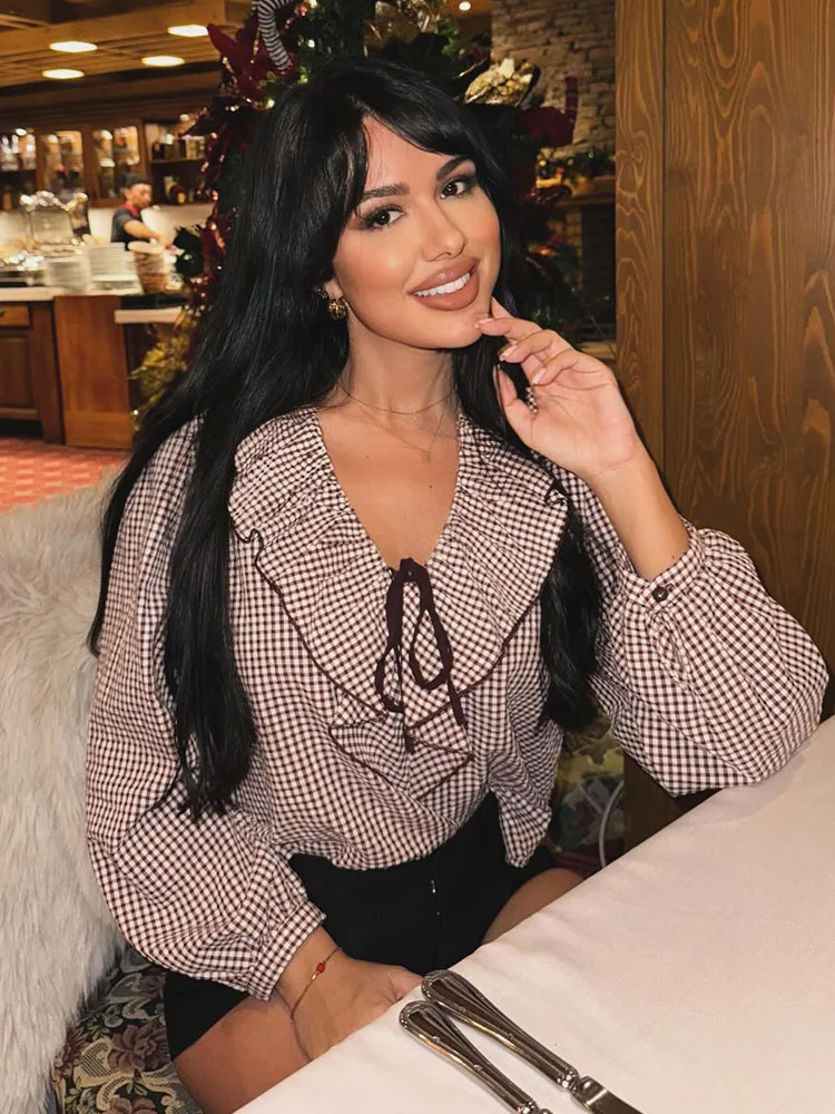 

HH Female 2026 Spring Fashion Loose Versatile Crew Neck Plaid Stacked Decorative Shirt Women Temperament Casual Long-Sleeved Top