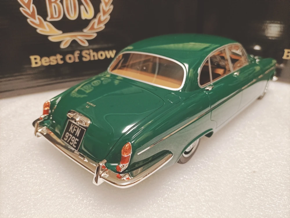 BOS 1:18 420G Mark X Vintage Car Simulation Limited Edition Resin Metal Static Car Model Toy Gift