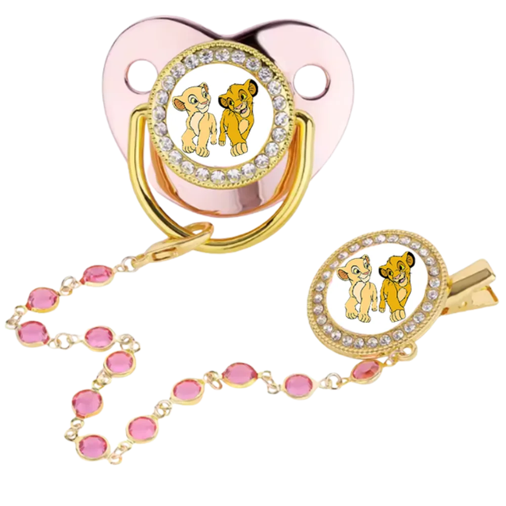 تم تصميم لهاية حديثي الولادة الجديدة للأطفال الذين يتميزون مناديل مبللة ومرايل لهاية وأغطية وكذلك هدايا للأطفال