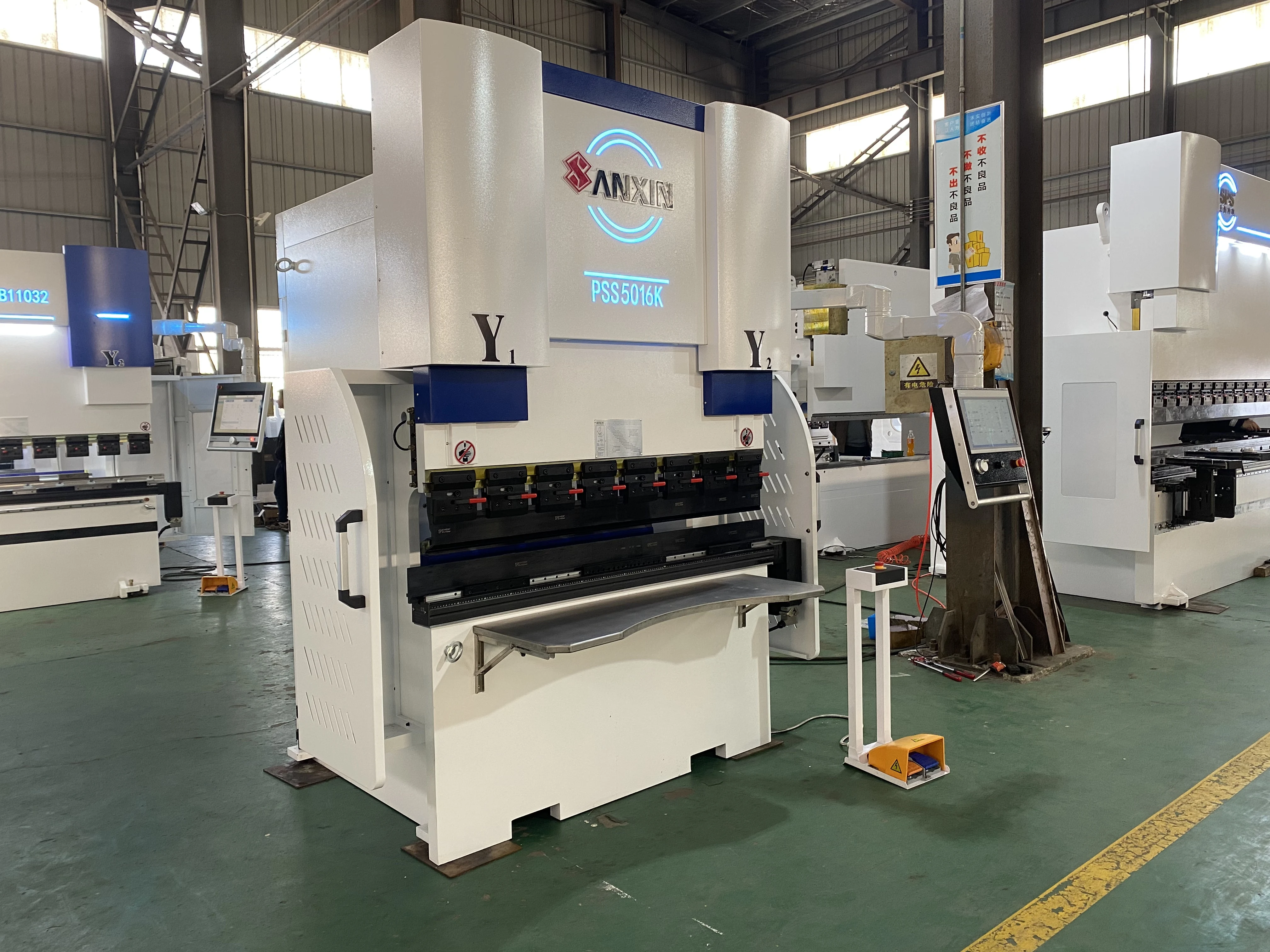SANXIN China Fully Automatic Mini Hydraulic Press Brake 40T CNC Servo Controller Rotary Beam Aluminum Motor Bending Machine