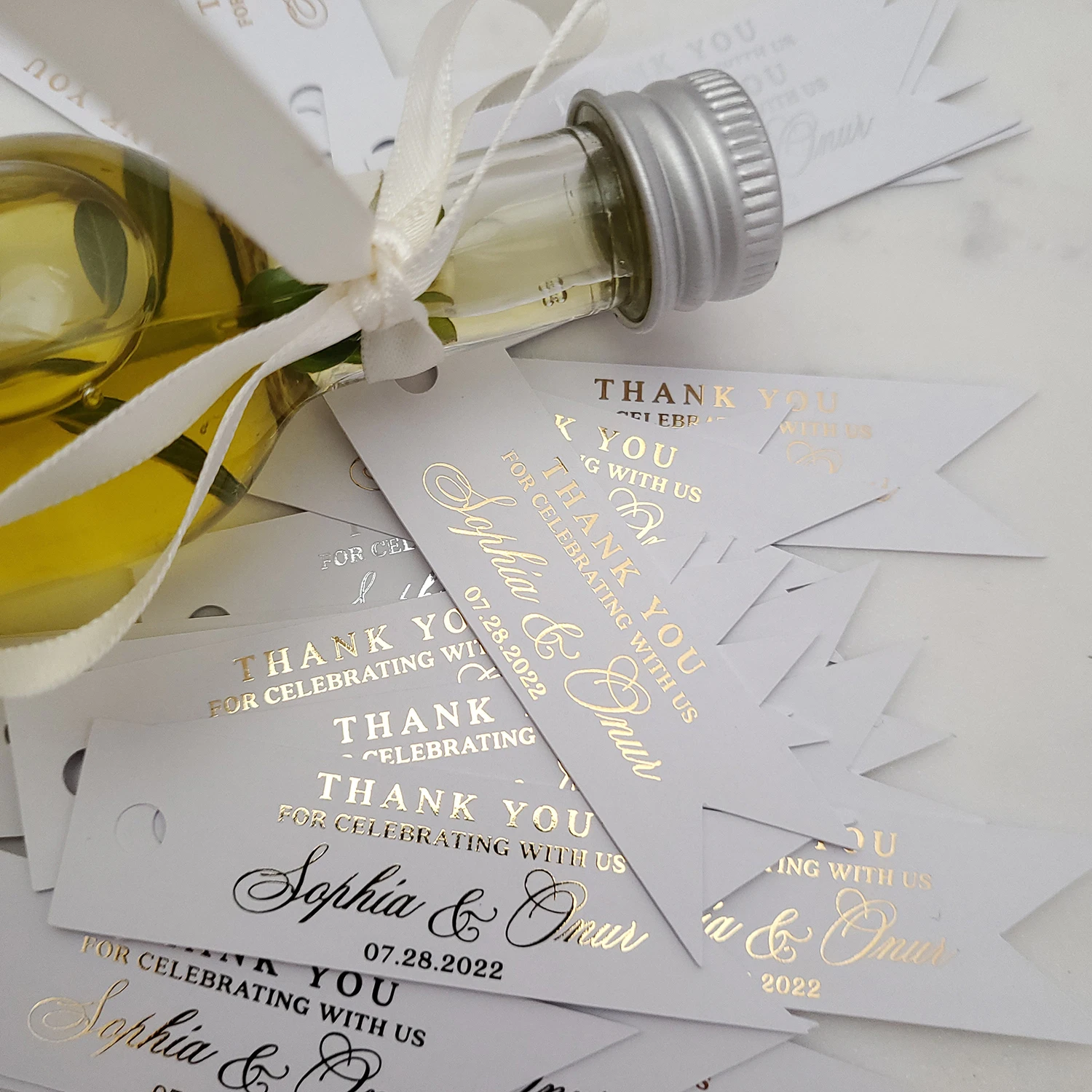 50pcs Custom Wedding Tags Gold Foiled Personalized Wedding Engagement Favors Labels Wedding Thank You For Gift Tags Sweets Label