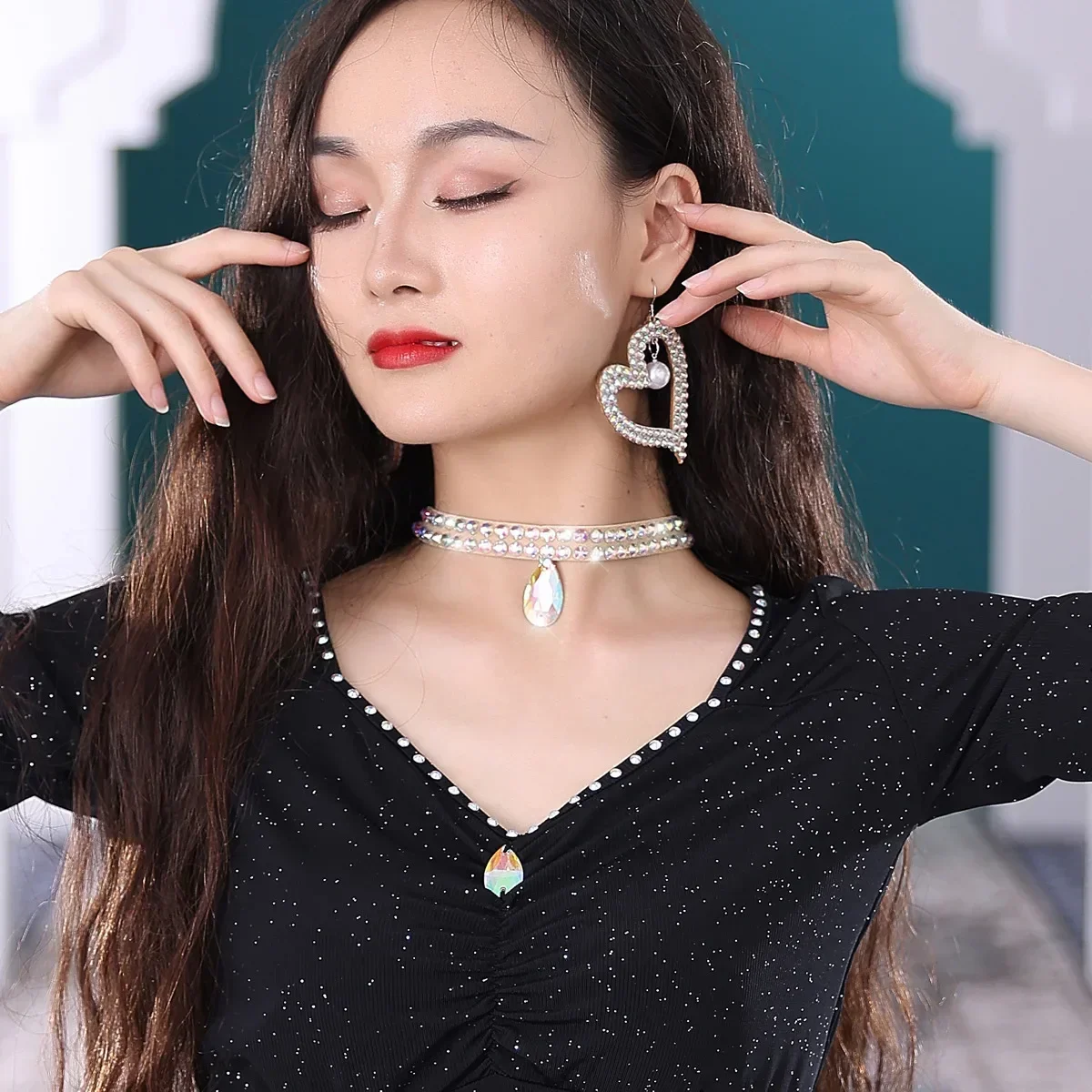 

Rhinestone Choker For Women Belly Dance Costume Accessory Dancer Stage Show Jewelry Sparly Necklace Adjustable Chain Vintage