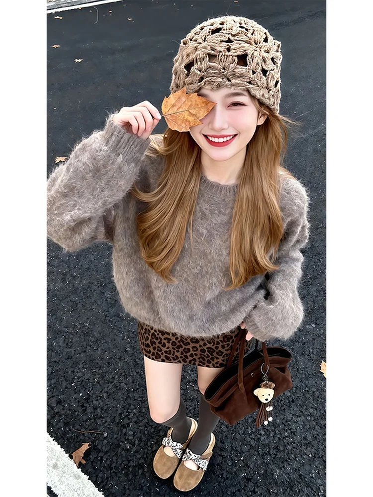 한국 고급 아이템 오버사이즈 레오파드 프린트 스웨터와 오트 스커트 세트 부드럽고 편안한 레이지 올드 머니 스타일 니트 겨울 의상