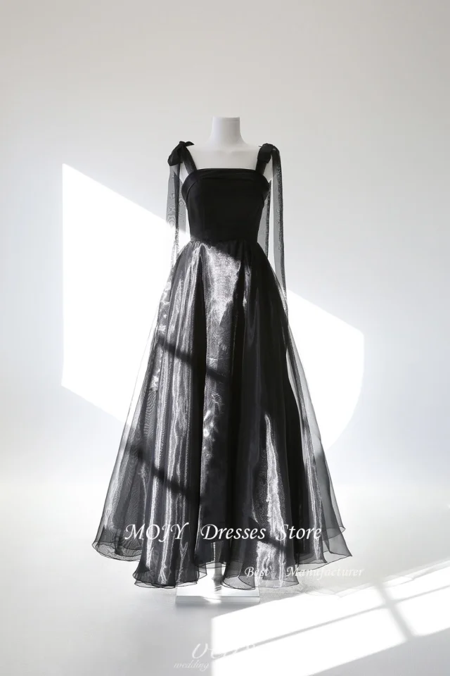 فساتين زفاف موجي بسيطة من الأورجانزا على شكل حرف A لالتقاط الصور الكورية بطول الأرض فساتين العروس بأشرطة سباغيتي طيات مخصصة