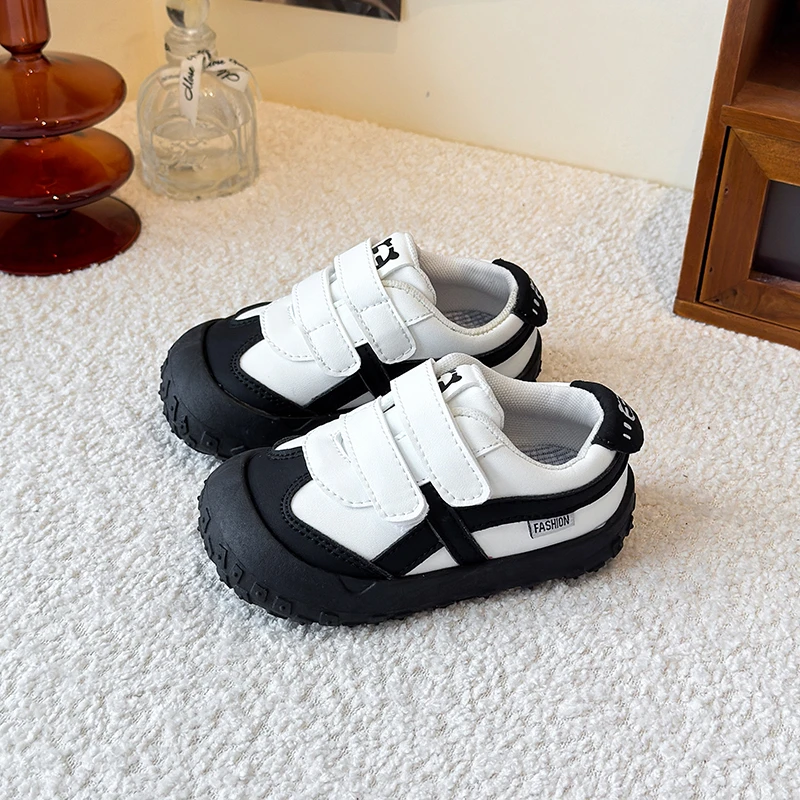 Kinder-Freizeitsneaker mit doppeltem Klettverschluss, atmungsaktive Mesh-Schuhe für Jungen und Mädchen, leicht für den täglichen Gebrauch. – Detail 5