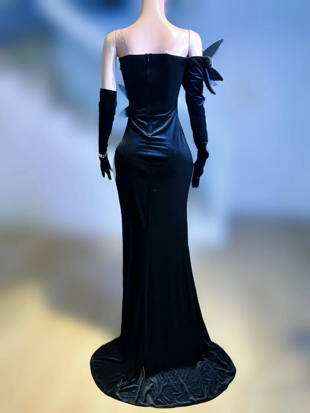 Elegante zwarte fluwelen avondjurk met hoge zijsplitten, zilveren strass strapless avondjurk met handschoenen, gala-gala-outfit Wutong