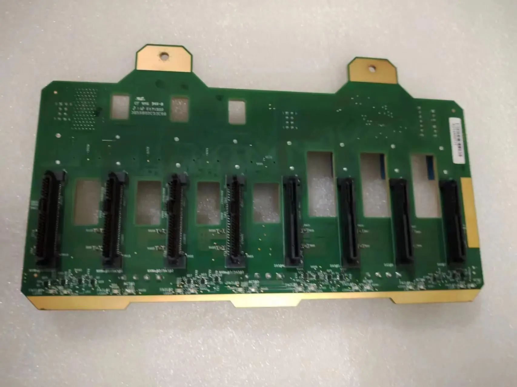 Server-Festplatten-Backplane BPN-SAS3-747TQ-N4 unterstützt SATA 4 NVME