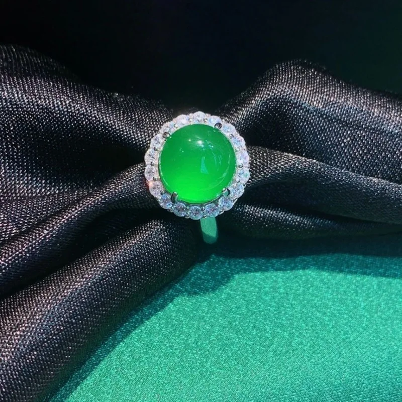 Silver-plated with ice chalcedony inlay, elegant round design, green agate women's jade ring