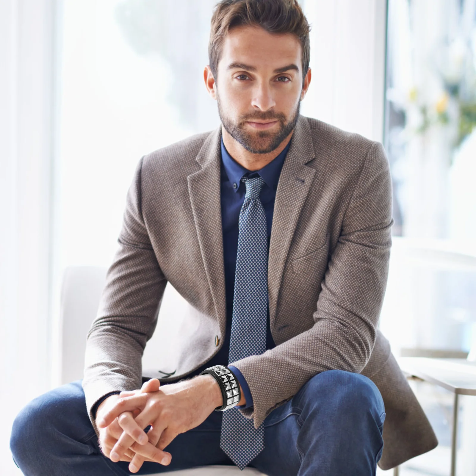 

Gothic Fake Rivet Bracelet Punk Style Wristband Unisex Cuff Bangle Halloween Party Accessory for Men Women