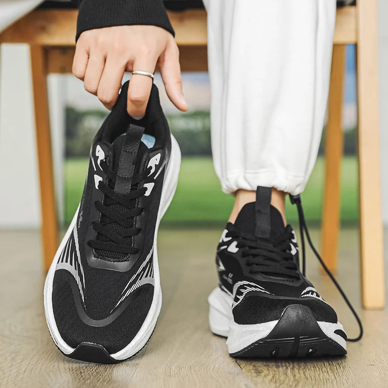 

Men's Spring and Autumn New Running Shoes, Breathable Mesh Shoes, Lightweight Soft Soled Sports Shoes