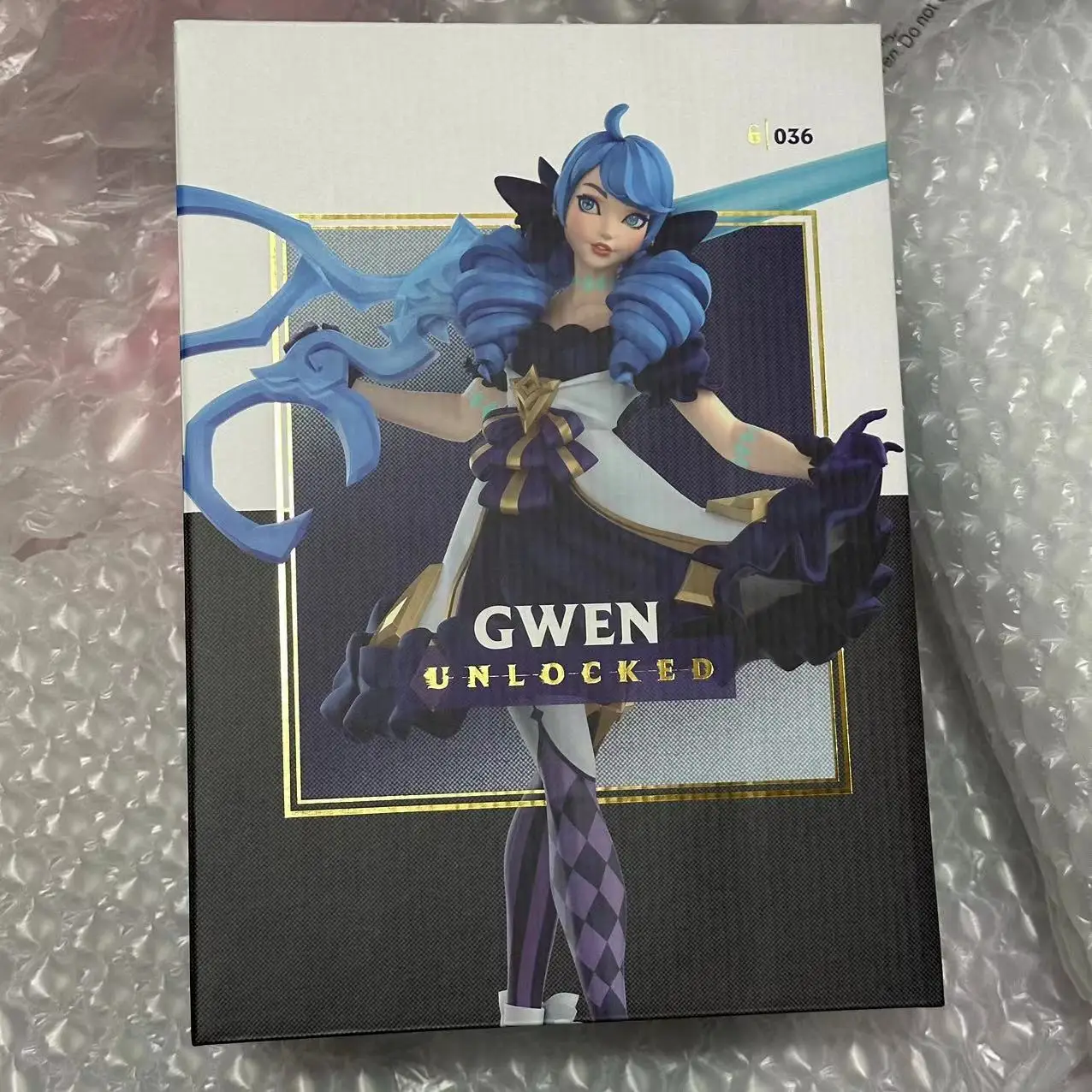 Gwen Unlocked Statue Genuine Original Packaging Brand New