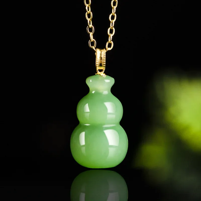 

Natural Old Hotan Jade Jasper Spinach Green Three-dimensional Gourd Pendant 18k Gold Buckle Women's Jewelry Drop Shipping