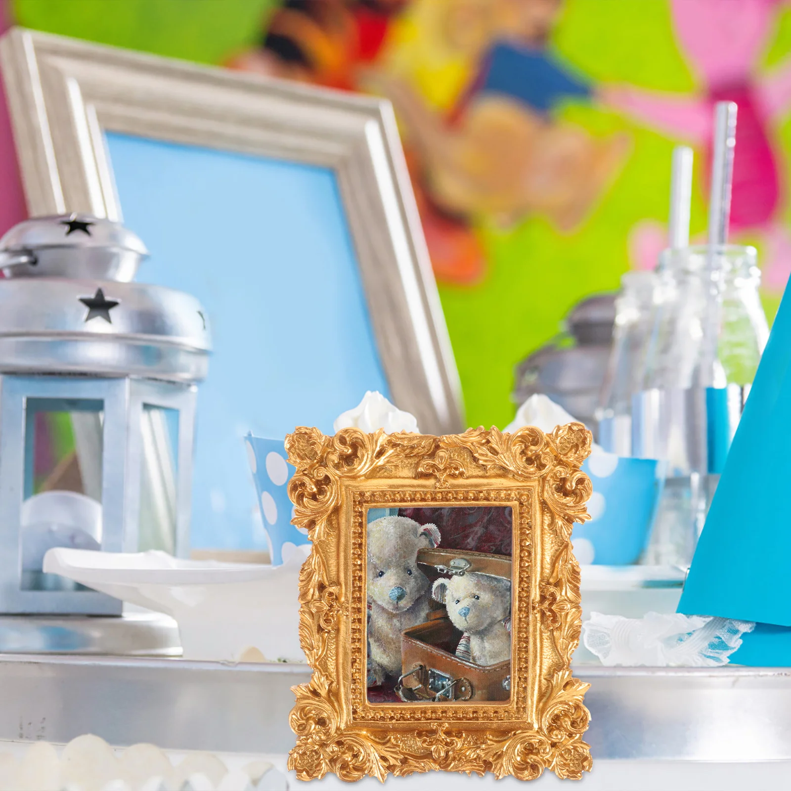 

Style Small Photo Frame in Gold Resin for Table Or Wall Display Vintage Home Decor Picture Storage Gift Idea