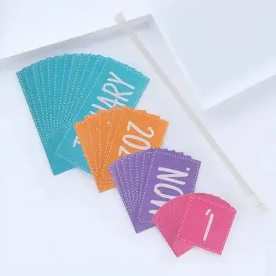 컬러풀 플립 캘린더 2024-2028 교실 장식 조절 가능한 홀더 날짜 카드 포함 및 오래 지속