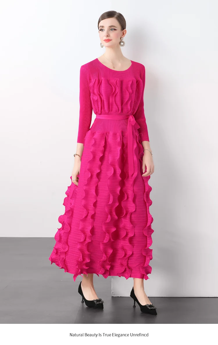 Robe française élégante pour femmes, vêtement plissé, col rond, taille haute, ample et amincissante, à volants polyvalents, nouvelle collection automne 2025