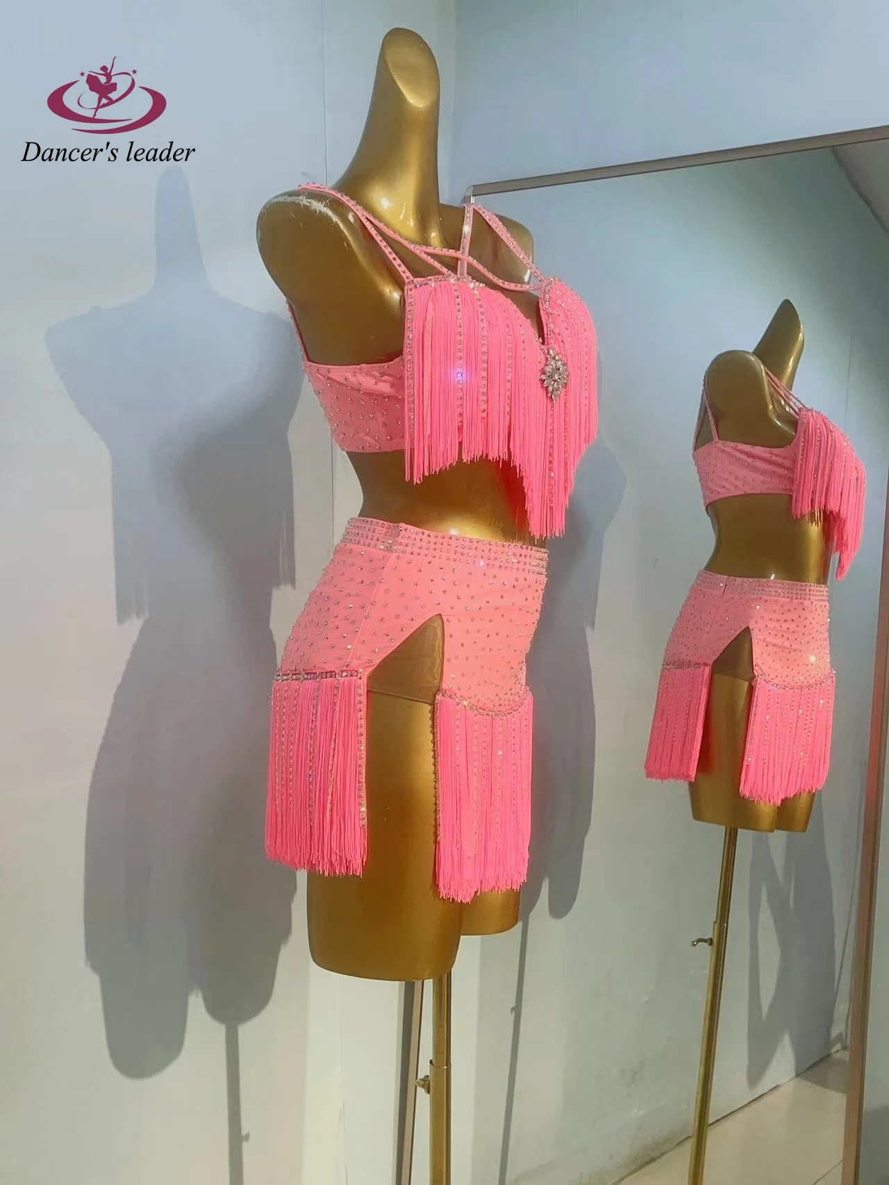 라틴 댄스 의상 라인스톤 여성용 고급 맞춤형 핑크 태슬 스트랩 삼바 댄스 드레스 공연 드레스