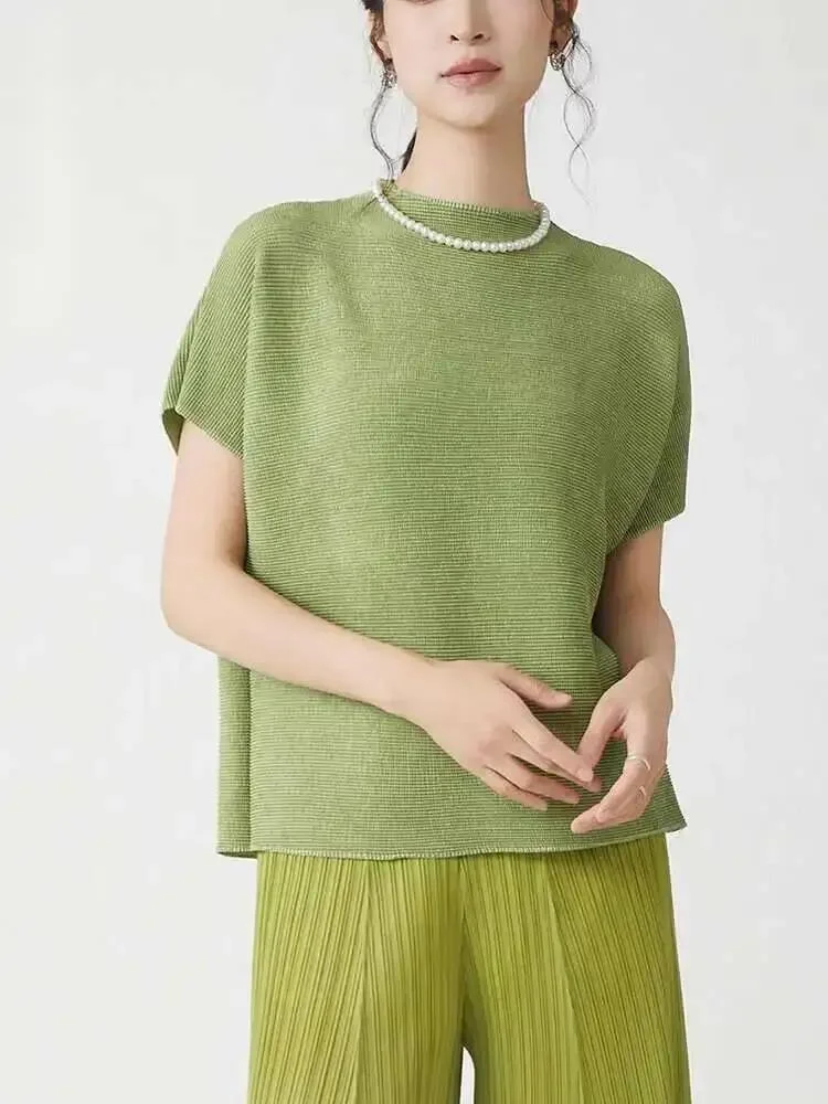 

Short High Quality Sleeved Pleasted T-shirt Summer 2025 New Loose Pleated Top Casual Stand Collar Chic Green Tee 2W786