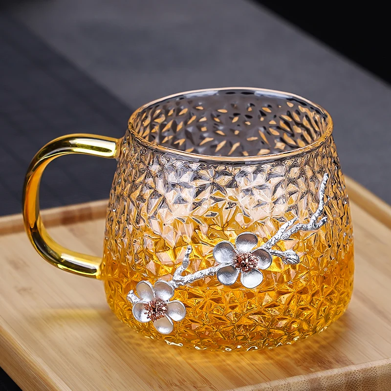 1 Piece 420ml 14oz Clear Tea Cups Heat Resistant Hammer Pattern Large Capacity Glass Mugs with Yellow Handle Tin Flower Decor