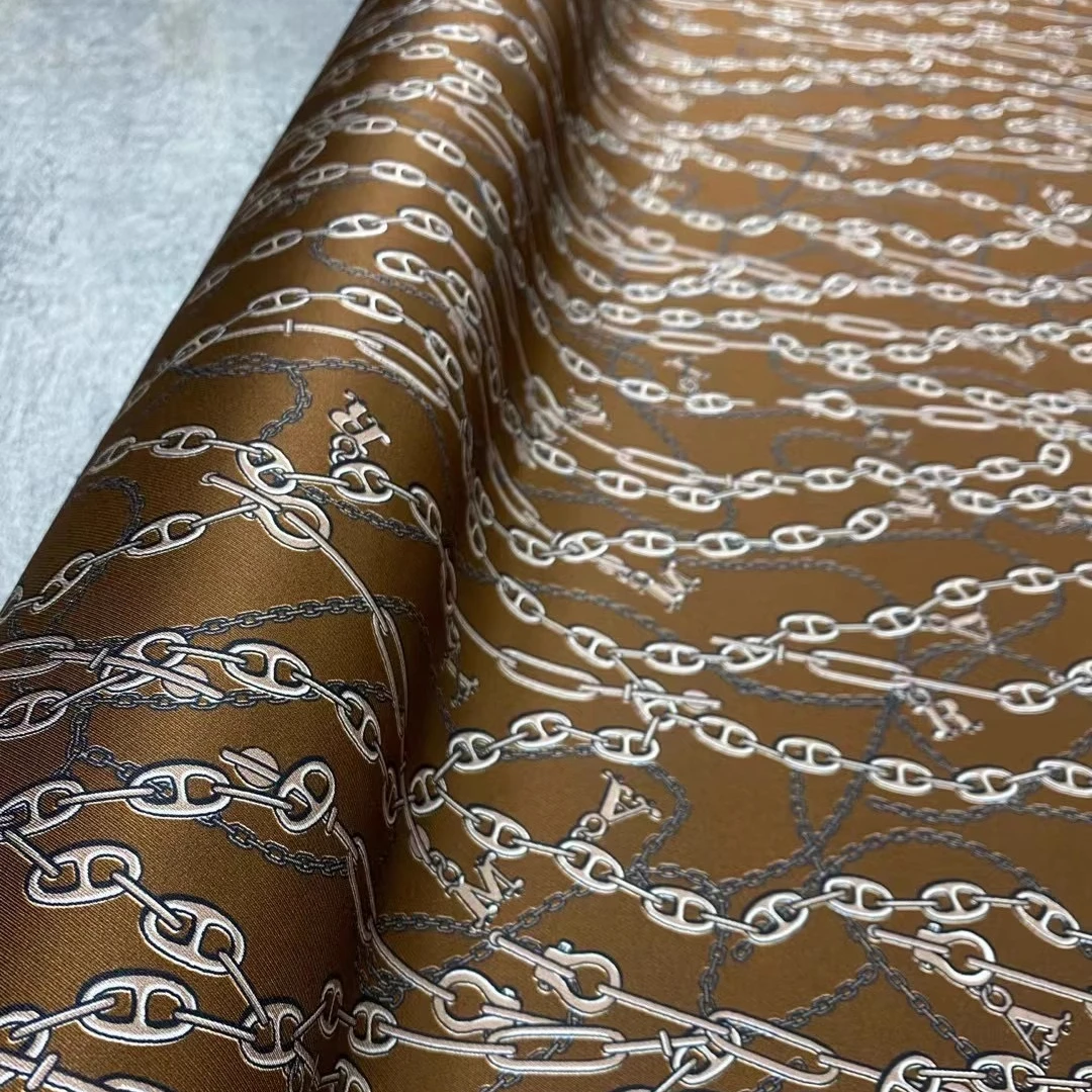 140CM Wide 21MM Elastic Twill Silk Fabric With Chains Print for DIY Sewing Silk Spandex Fabric for Brown Dress Pajamas R2360
