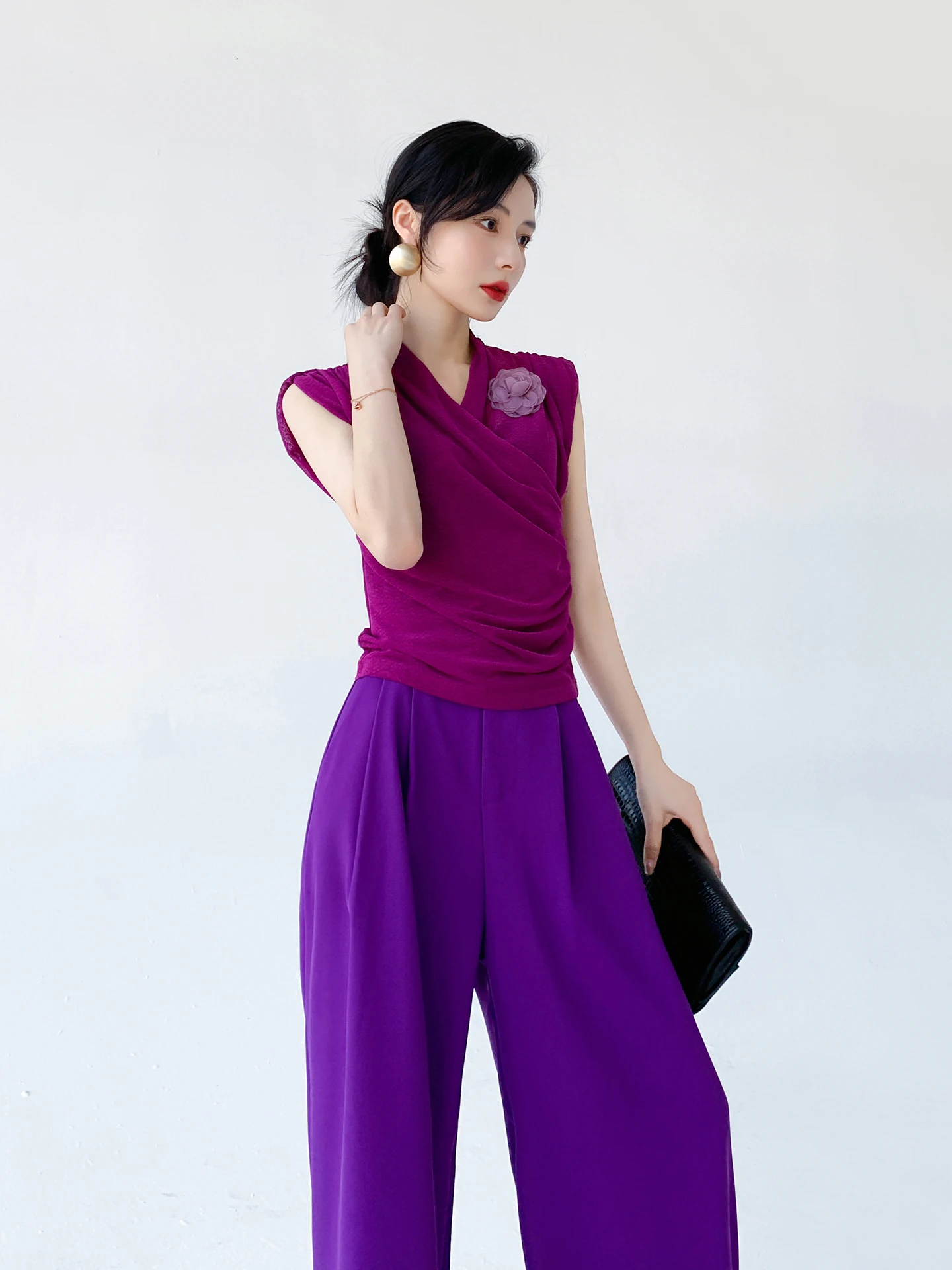 

Aksaya Faionable Svel T-irt Women's Ele Unique Irregular Design Summer Top Comfortable Polyester Blend V-Ne