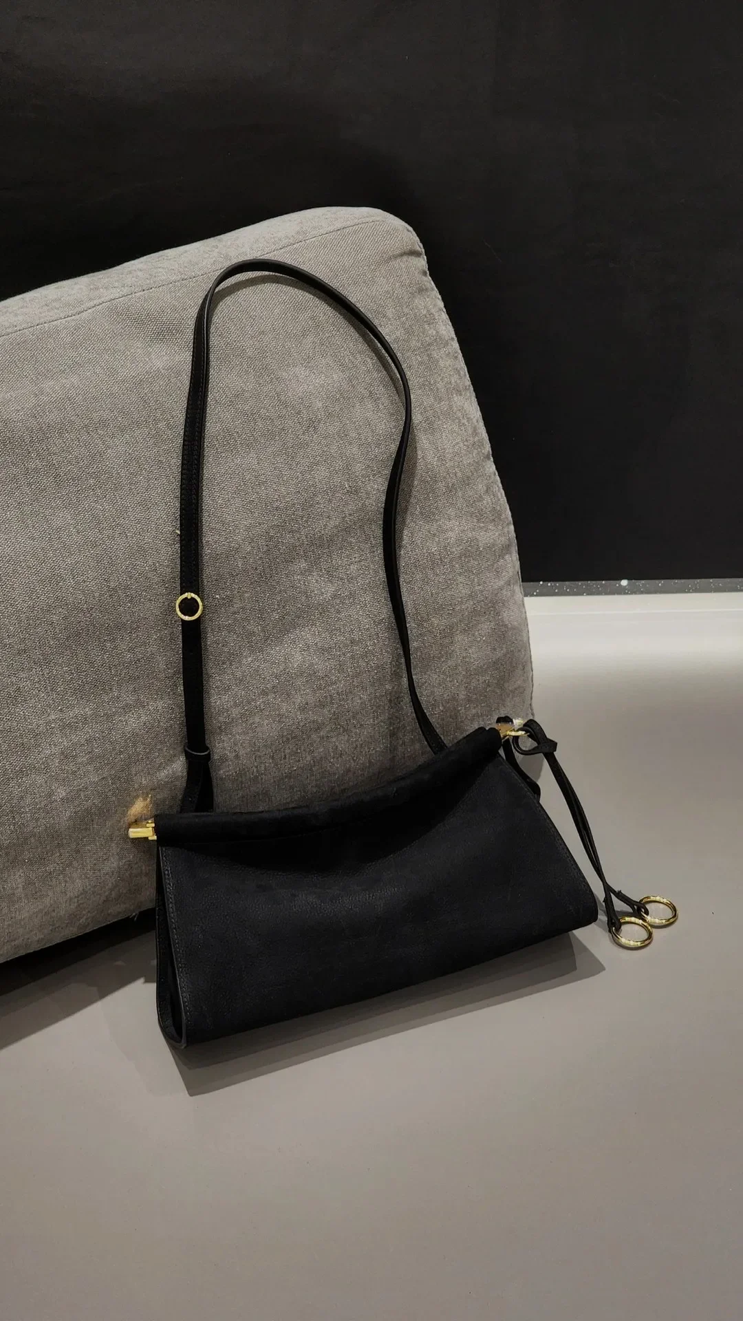 

2026 New First-layer Cowhide Retro Baguette Bag Genuine Leather Fashion Versatile Shoulder Messenger Bag Women