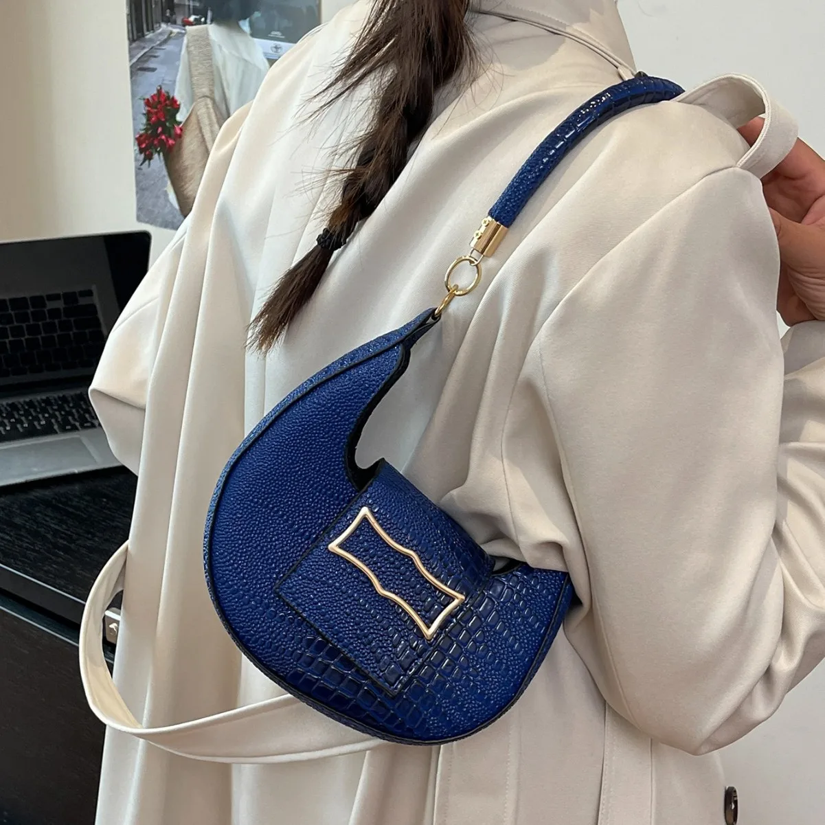 

2025 New Women's Chic Crescent Underarm Bag, Adjustable Strap Shoulder Purse, Versatile for Daily Commute & Casual Use