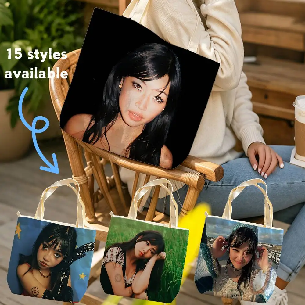 Bee-Beabadoobee Rock Girl Waterproof Lined Canvas bags suitable for going to class, shopping, gifts, and commuting
