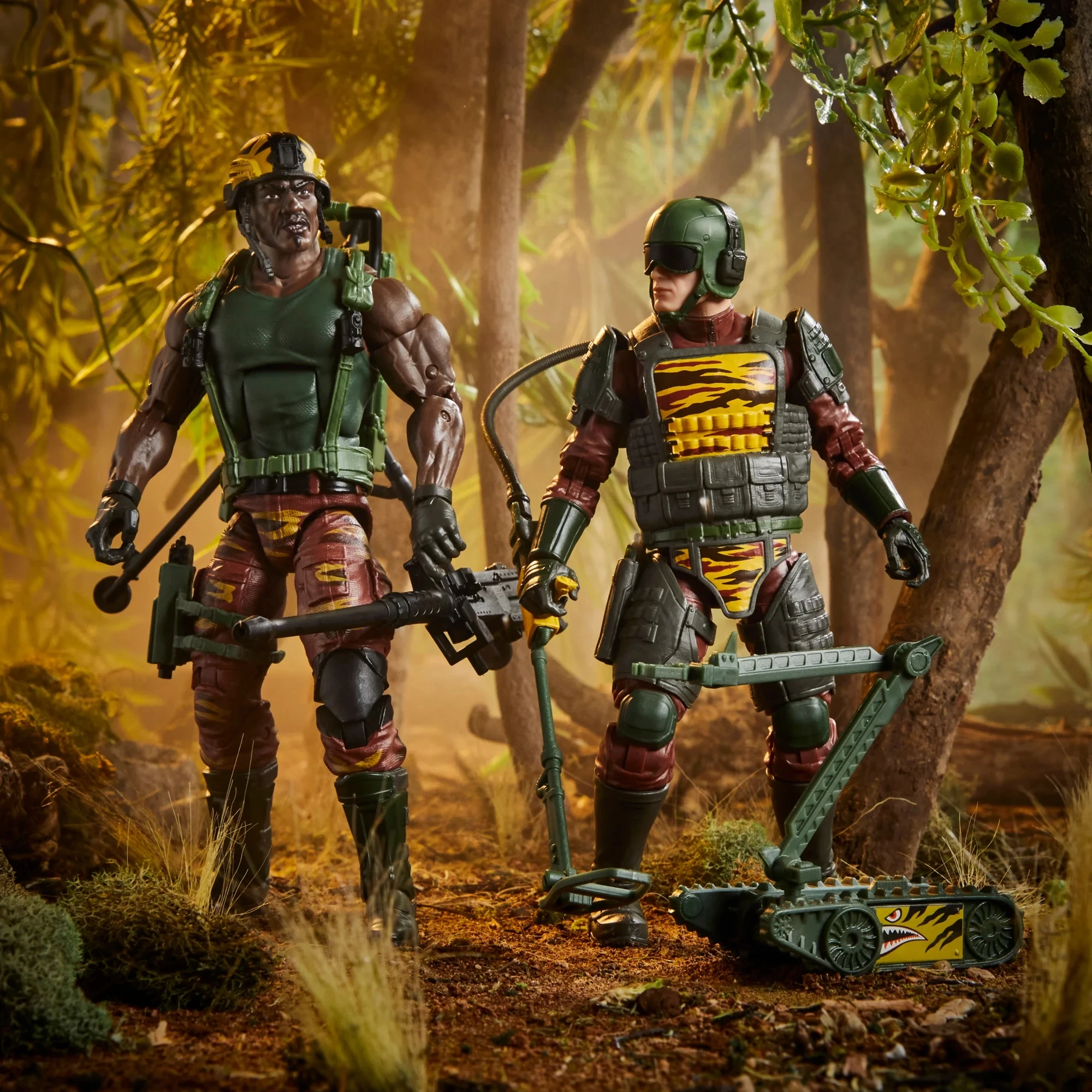 

Hasbro GI Joe Classified Series #126 Tiger Force Roadblock Tripwire MACLEOD 6-inch Action Figure Toy Gift 2 Pack