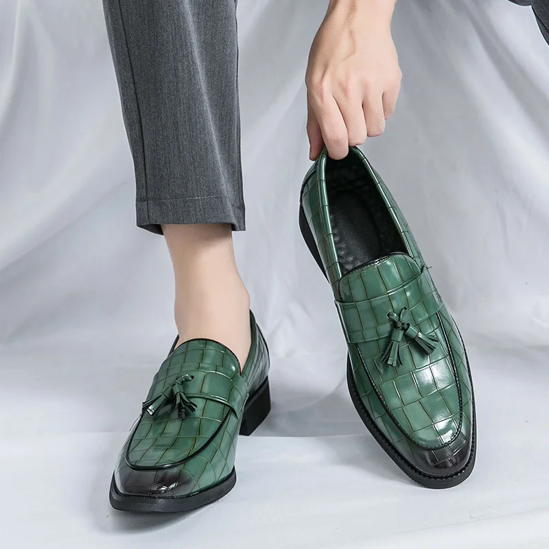 

Spring and Autumn 46 large size flowery embossment loafers men's business casual leather leather breathable British foot sets