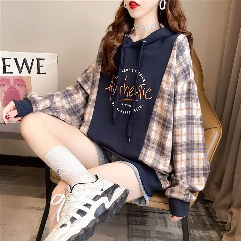 Mode Brief Stickerei Plaid Hoodies Sweatshirts Weibliche Kleidung 2024 Herbst Neue Lose Beiläufige Tops Junge Stil Sweatshirts